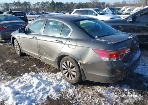 2011 Honda Accord 2.4 Ex z USA, uszkodzony, nr VIN 1HGCP2F70BA033376